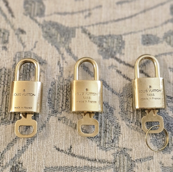 Louis Vuitton Lock & Key #323 Available EUC *Listing for 1 item only* - Picture 2 of 5